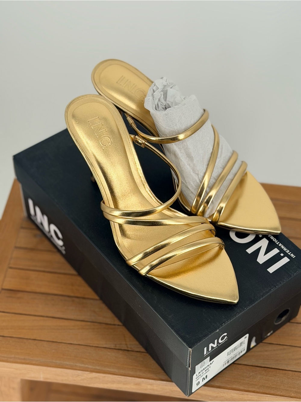 NEW INC International Concepts LARMINAP Gold Strappy Pointed-Toe Mule size 9M
